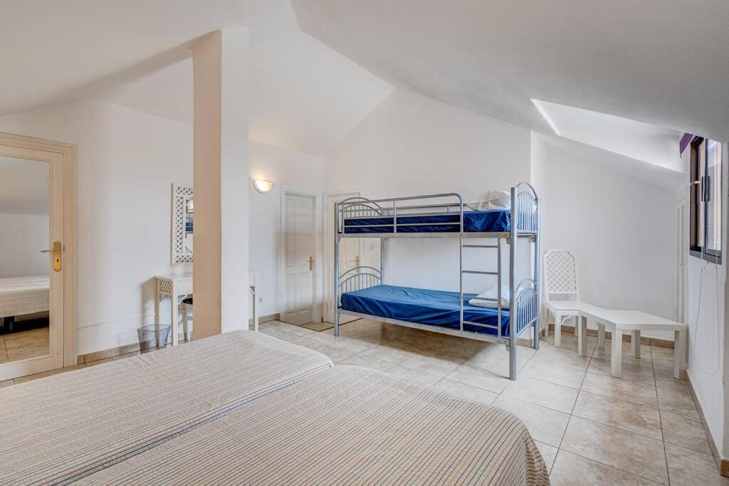 Apartment Royal Garden - 2 Bedroom *